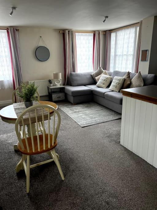 The Hideaway Holywell 1 Apartment ภายนอก รูปภาพ
