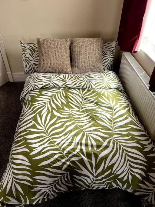 The Hideaway Holywell 1 Apartment ภายนอก รูปภาพ